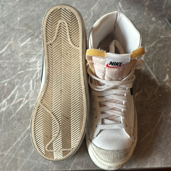 Women’s Nike Hightop blazers - Picture 4 of 4